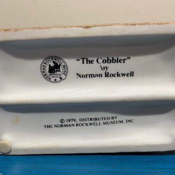 1979 THE COBBLER NORMAN ROCKWELL MUSEUM FIGURINE Girl Dog No Box Exc Condition - Picture 3 of 4
